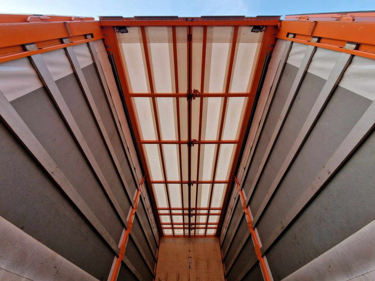 Φορτηγό μουσαμάς Mercedes-Benz Actros 2548 / Retarder / Euro 6E / Aluklappen: φωτογραφία 10 Φορτηγό μουσαμάς Mercedes-Benz Actros 2548 / Retarder / Euro 6E / Aluklappen: φωτογραφία 10