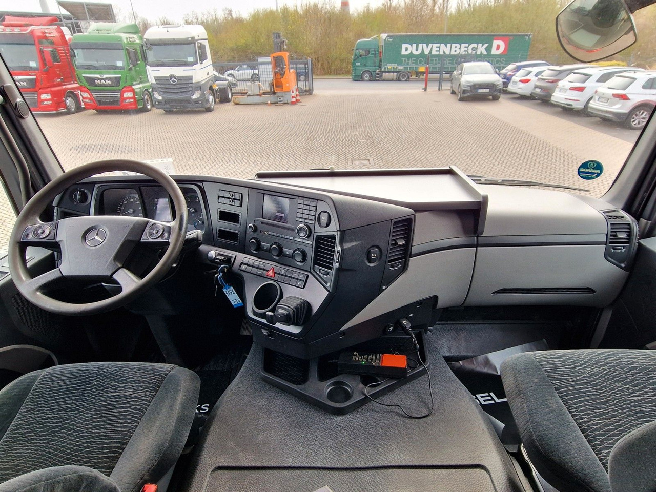 Τράκτορας Mercedes-Benz Antos 1843 / Atlas 172.3E-A4 / KRAN: φωτογραφία 22 Τράκτορας Mercedes-Benz Antos 1843 / Atlas 172.3E-A4 / KRAN: φωτογραφία 22