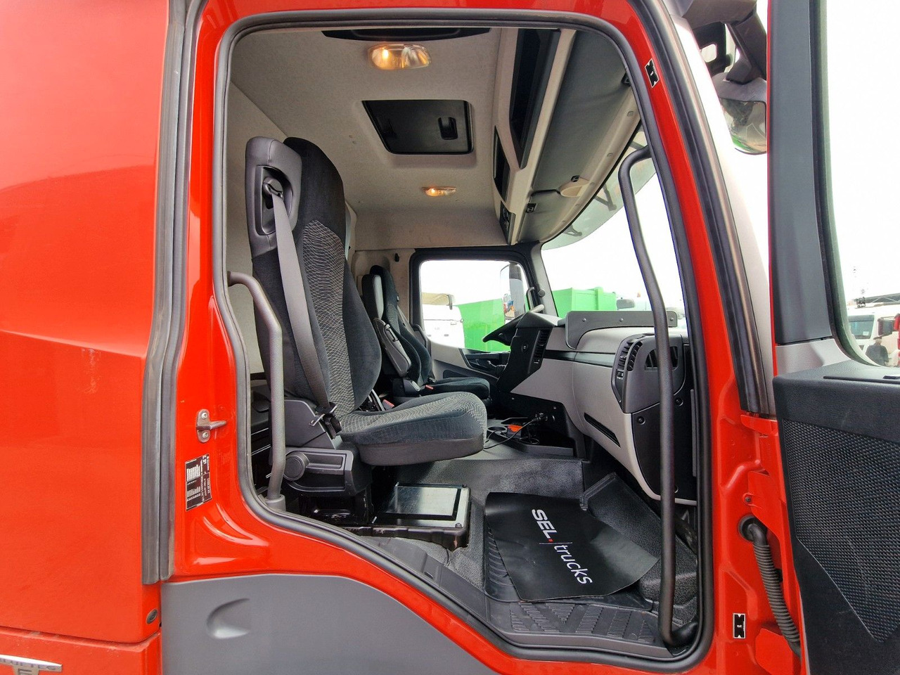 Τράκτορας Mercedes-Benz Antos 1843 / Atlas 172.3E-A4 / KRAN: φωτογραφία 18 Τράκτορας Mercedes-Benz Antos 1843 / Atlas 172.3E-A4 / KRAN: φωτογραφία 18