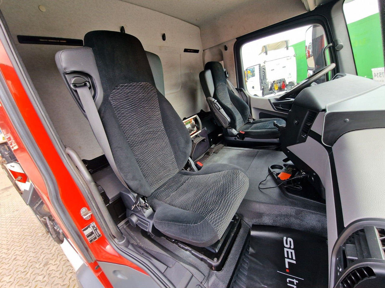 Τράκτορας Mercedes-Benz Antos 1843 / Atlas 172.3E-A4 / KRAN: φωτογραφία 19 Τράκτορας Mercedes-Benz Antos 1843 / Atlas 172.3E-A4 / KRAN: φωτογραφία 19