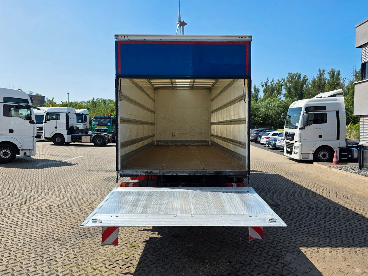 Φορτηγό κόφα Mercedes-Benz Atego 1324 / Ladebordwand: φωτογραφία 9