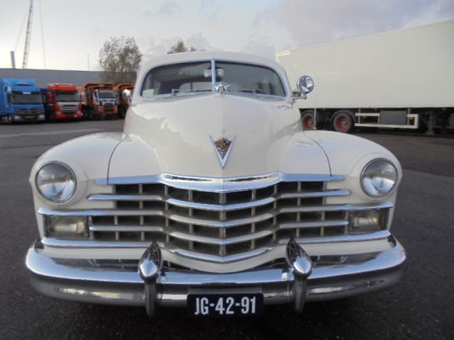 Cadillac Fleetwood sedan - Λιμουζίνα/ Sedan: φωτογραφία 2 Cadillac Fleetwood sedan - Λιμουζίνα/ Sedan: φωτογραφία 2