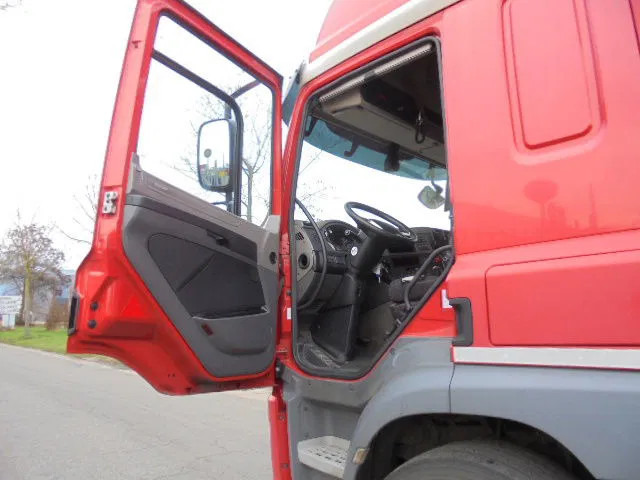 DAF CF 410 52 UNITS IN STOCK NL TREKKERS - Τράκτορας: φωτογραφία 4 DAF CF 410 52 UNITS IN STOCK NL TREKKERS - Τράκτορας: φωτογραφία 4
