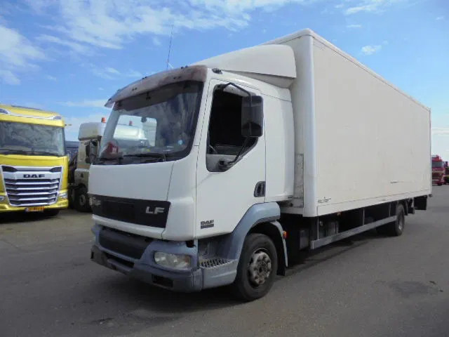 DAF LF 220 - Φορτηγό κόφα: φωτογραφία 1 DAF LF 220 - Φορτηγό κόφα: φωτογραφία 1