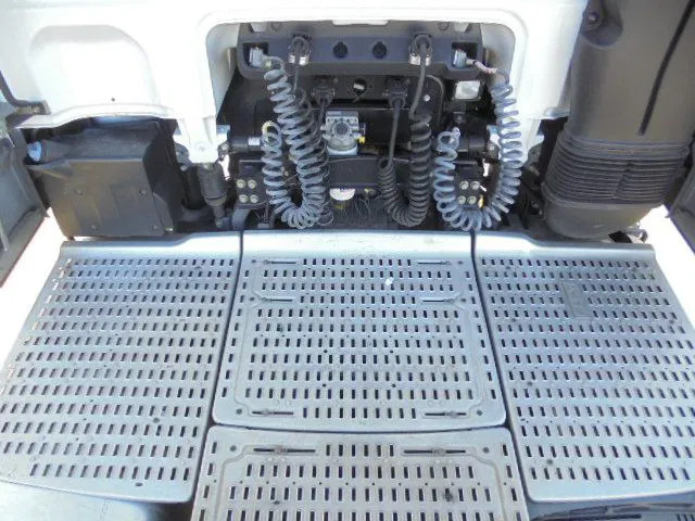 Τράκτορας DAF XF 440 125XDAF 106 TRACTOR HEAD IN STOCK: φωτογραφία 7 Τράκτορας DAF XF 440 125XDAF 106 TRACTOR HEAD IN STOCK: φωτογραφία 7