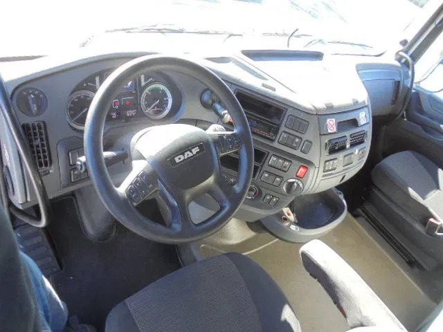 Τράκτορας DAF XF 440 125XDAF 106 TRACTOR HEAD IN STOCK: φωτογραφία 9 Τράκτορας DAF XF 440 125XDAF 106 TRACTOR HEAD IN STOCK: φωτογραφία 9