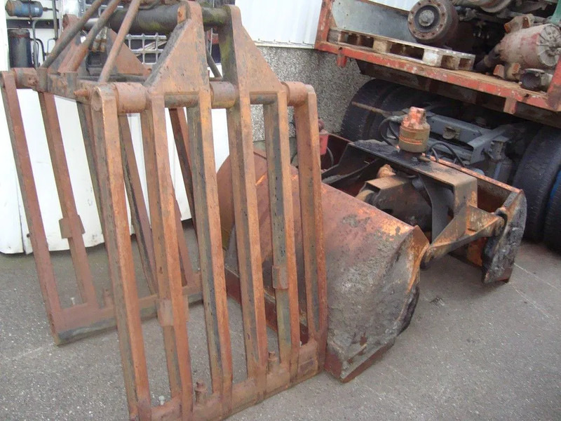 Hiab ALLTYPE YEARS AND PRICES HIAB PALFINGER HMF ATLAS KENNIS EFFER COPMA - Γερανός παπαγάλος: φωτογραφία 5 Hiab ALLTYPE YEARS AND PRICES HIAB PALFINGER HMF ATLAS KENNIS EFFER COPMA - Γερανός παπαγάλος: φωτογραφία 5