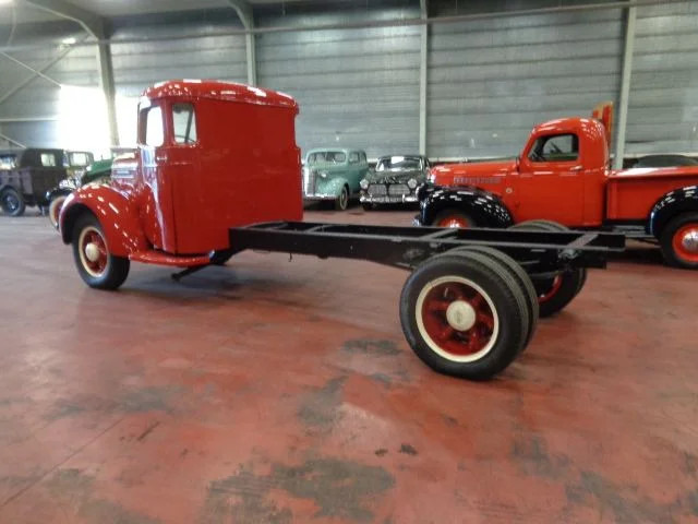 International D 30 4 TONNER - Φορτηγό σασί: φωτογραφία 3 International D 30 4 TONNER - Φορτηγό σασί: φωτογραφία 3