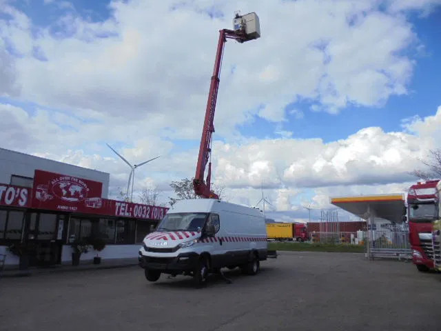 Iveco Daily 70 70C17 - Φορτηγό, Φορτηγό με γερανό: φωτογραφία 1 Iveco Daily 70 70C17 - Φορτηγό, Φορτηγό με γερανό: φωτογραφία 1