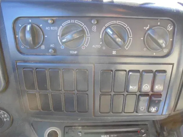 Φορτηγό ανατρεπόμενο MAN TGA 26.430 BBS 6X6 KIEPER /TRACTOR: φωτογραφία 16 Φορτηγό ανατρεπόμενο MAN TGA 26.430 BBS 6X6 KIEPER /TRACTOR: φωτογραφία 16