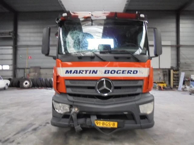 Mercedes-Benz Antos 1832 CABINE SCHADE - Τράκτορας: φωτογραφία 2 Mercedes-Benz Antos 1832 CABINE SCHADE - Τράκτορας: φωτογραφία 2