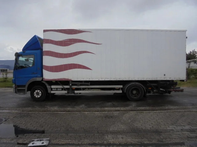 Mercedes-Benz Atego 1218 - Φορτηγό κόφα: φωτογραφία 2 Mercedes-Benz Atego 1218 - Φορτηγό κόφα: φωτογραφία 2