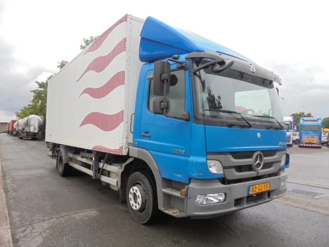 Mercedes-Benz Atego 1218 - Φορτηγό κόφα: φωτογραφία 3 Mercedes-Benz Atego 1218 - Φορτηγό κόφα: φωτογραφία 3