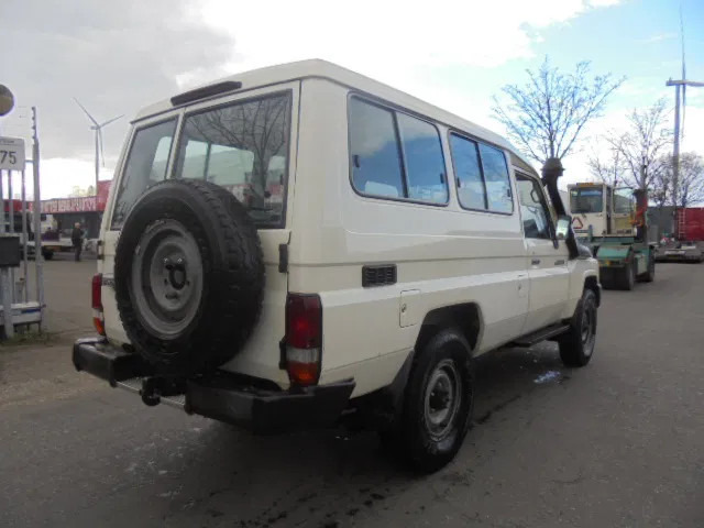 Toyota Land Cruiser HZJ78L 4WD EXPORT OUT EU ONLY - SUV: φωτογραφία 5 Toyota Land Cruiser HZJ78L 4WD EXPORT OUT EU ONLY - SUV: φωτογραφία 5