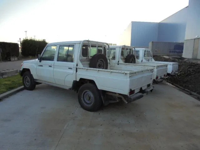 Toyota Land Cruiser HZJ79L DKMRS 4X4 DOUBLE CAB PICKUP ONLY SELL OUT THE EU - Αυτοκίνητο: φωτογραφία 5 Toyota Land Cruiser HZJ79L DKMRS 4X4 DOUBLE CAB PICKUP ONLY SELL OUT THE EU - Αυτοκίνητο: φωτογραφία 5