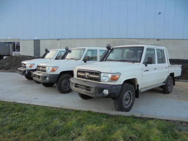 Toyota Land Cruiser HZJ79L DKMRS 4X4 DOUBLE CAB PICKUP ONLY SELL OUT THE EU - Αυτοκίνητο: φωτογραφία 3 Toyota Land Cruiser HZJ79L DKMRS 4X4 DOUBLE CAB PICKUP ONLY SELL OUT THE EU - Αυτοκίνητο: φωτογραφία 3