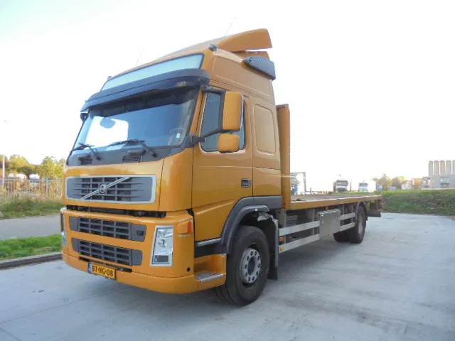 Volvo FM FM 300 LOW KM - Φορτηγό κόφα: φωτογραφία 1 Volvo FM FM 300 LOW KM - Φορτηγό κόφα: φωτογραφία 1