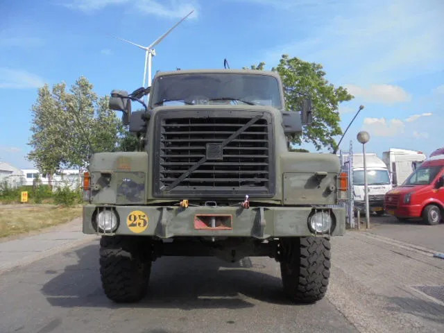 Volvo N 10 6X6 L + FASSI - Φορτηγό με γερανό: φωτογραφία 2 Volvo N 10 6X6 L + FASSI - Φορτηγό με γερανό: φωτογραφία 2