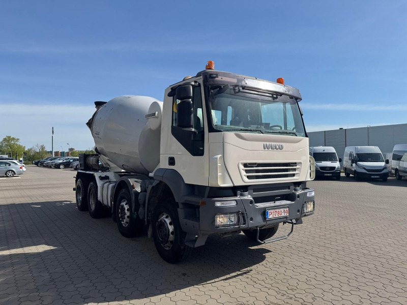 Iveco Trakker 410 - Μπετονιέρα φορτηγό: φωτογραφία 2 Iveco Trakker 410 - Μπετονιέρα φορτηγό: φωτογραφία 2