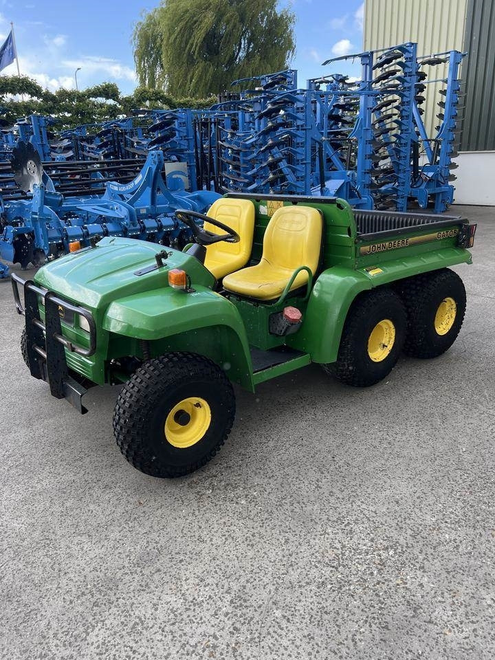 John Deere 6x4 Gator - Τετράκλινα: φωτογραφία 1 John Deere 6x4 Gator - Τετράκλινα: φωτογραφία 1