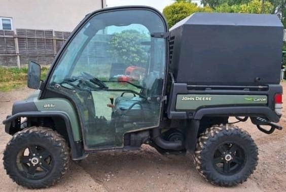 John Deere 855D - Τετράκλινα: φωτογραφία 1 John Deere 855D - Τετράκλινα: φωτογραφία 1