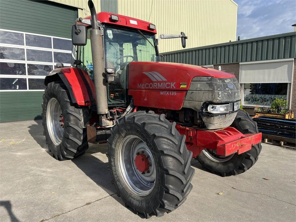 McCormick MTX135 - Τρακτέρ: φωτογραφία 2 McCormick MTX135 - Τρακτέρ: φωτογραφία 2