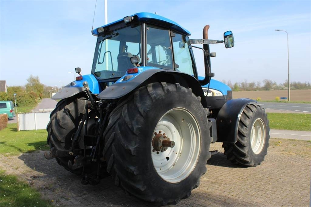 New Holland TM175 - Τρακτέρ: φωτογραφία 3 New Holland TM175 - Τρακτέρ: φωτογραφία 3