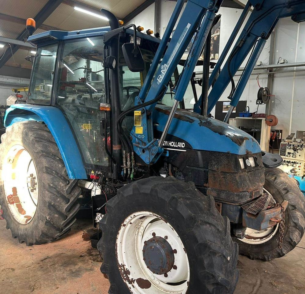 New Holland TS 90 - Τρακτέρ: φωτογραφία 2 New Holland TS 90 - Τρακτέρ: φωτογραφία 2