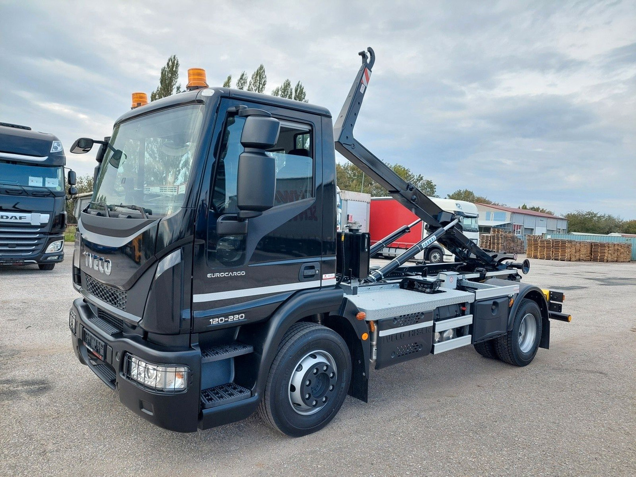 Iveco Eurocargo 120E22 - SOFORT verfügbar - Φορτηγό φόρτωσης γάντζου: φωτογραφία 1 Iveco Eurocargo 120E22 - SOFORT verfügbar - Φορτηγό φόρτωσης γάντζου: φωτογραφία 1