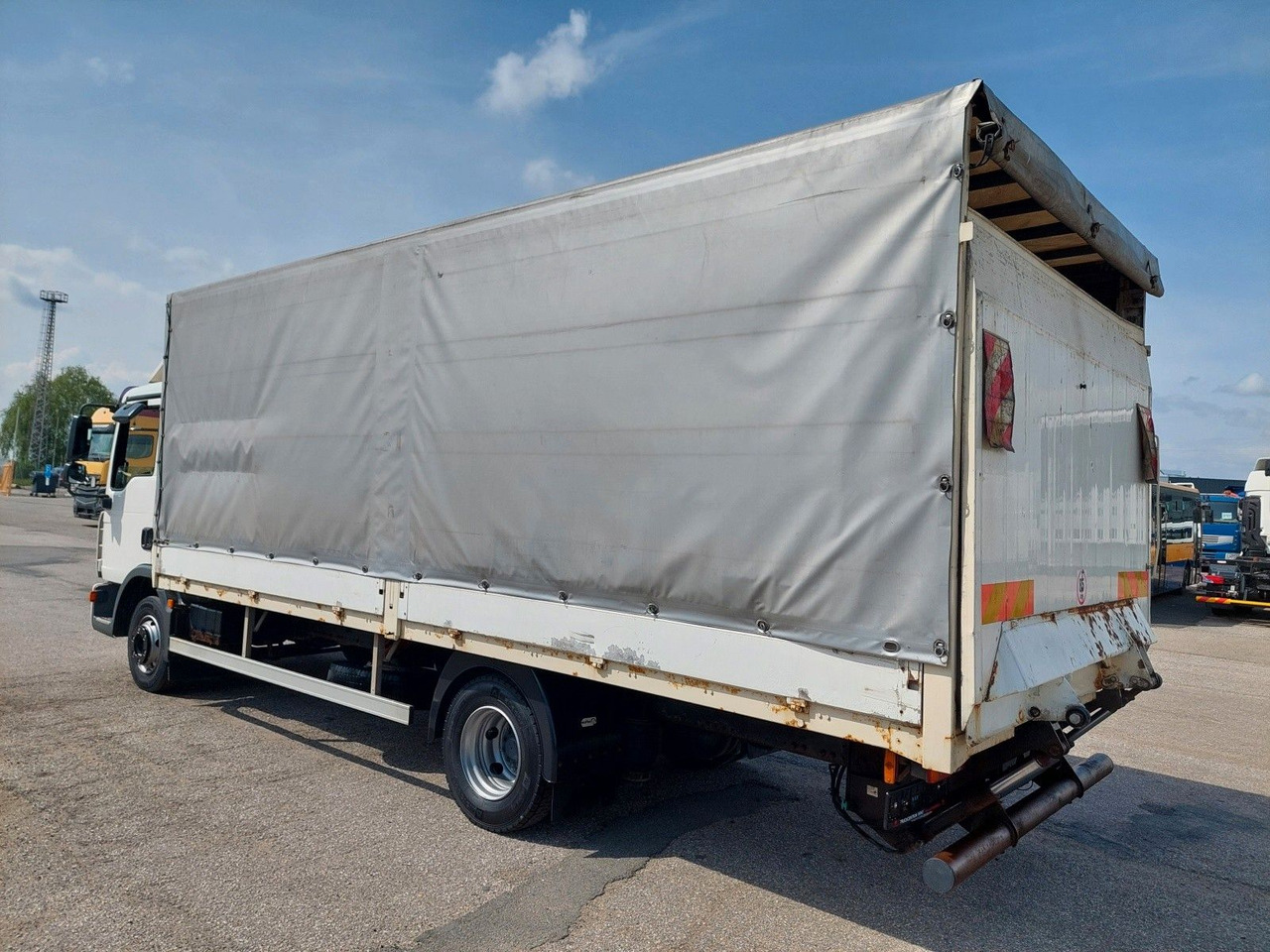 MAN TGL 8.180 4X2 BL - Φορτηγό μουσαμάς: φωτογραφία 3 MAN TGL 8.180 4X2 BL - Φορτηγό μουσαμάς: φωτογραφία 3