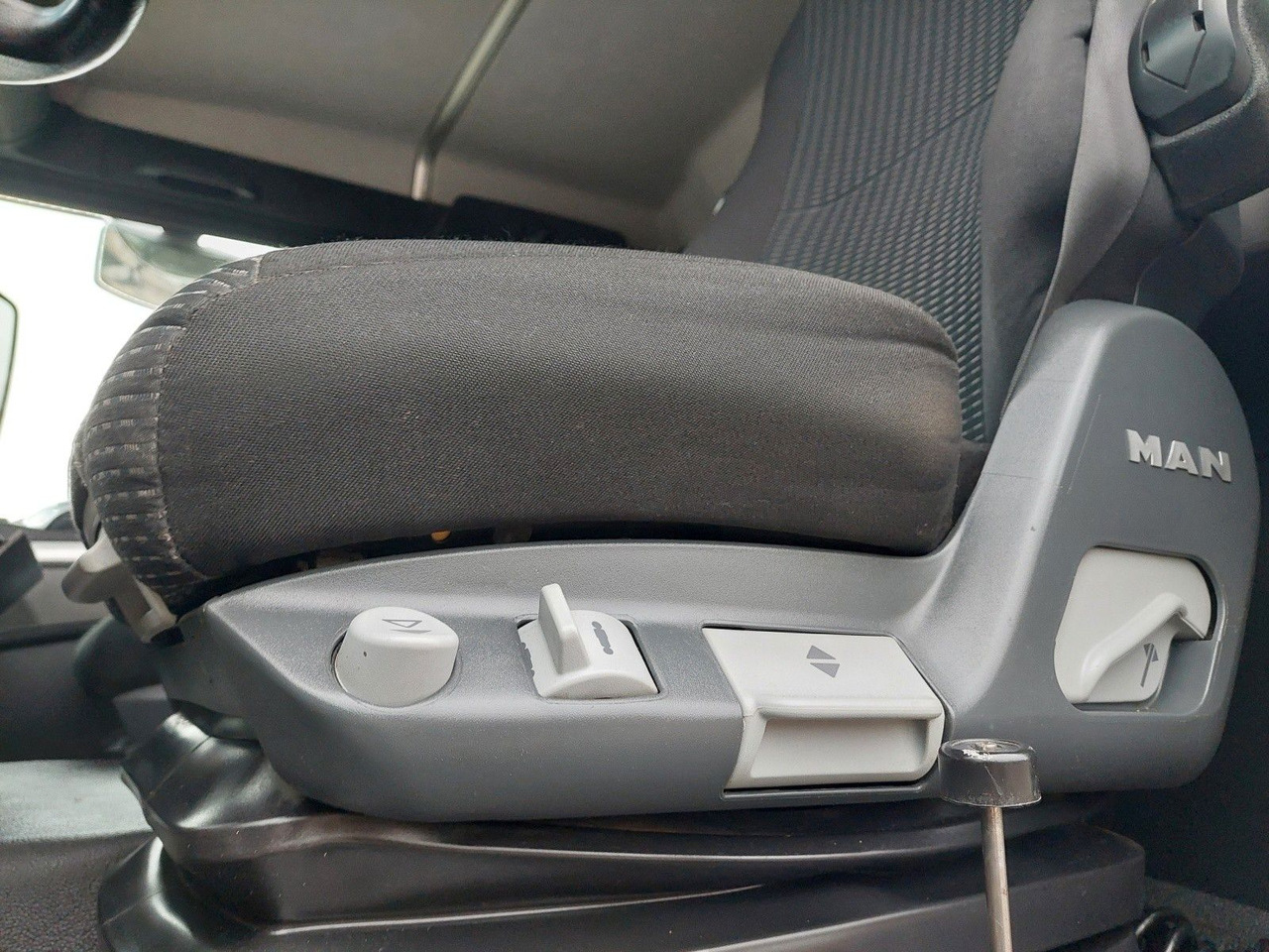 Φορτηγό ανατρεπόμενο MAN TGS 33.480 6x6 BB Bordmatik: φωτογραφία 48