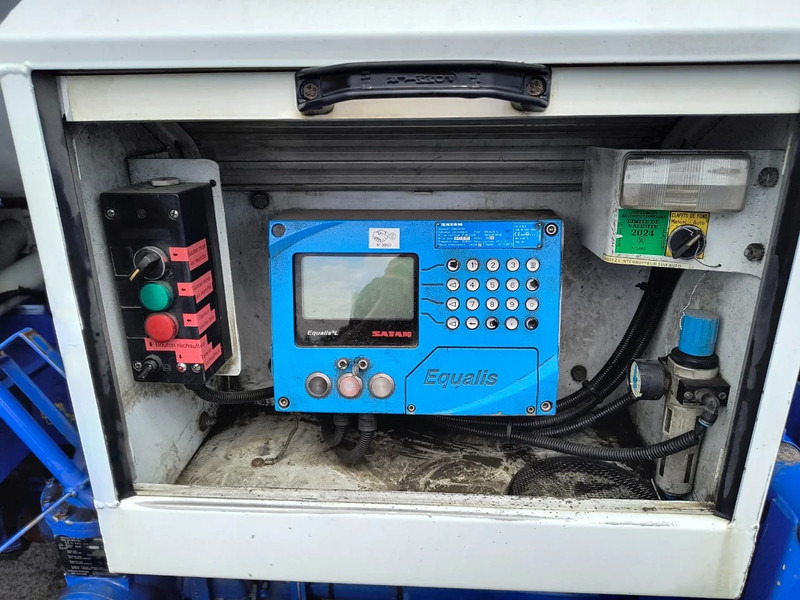 Φορτηγό βυτιοφόρο για τη μεταφορά καυσίμων Renault Premium 310 DXI CARBURANT / FUEL 13500L - 4 COMP: φωτογραφία 10 Φορτηγό βυτιοφόρο για τη μεταφορά καυσίμων Renault Premium 310 DXI CARBURANT / FUEL 13500L - 4 COMP: φωτογραφία 10