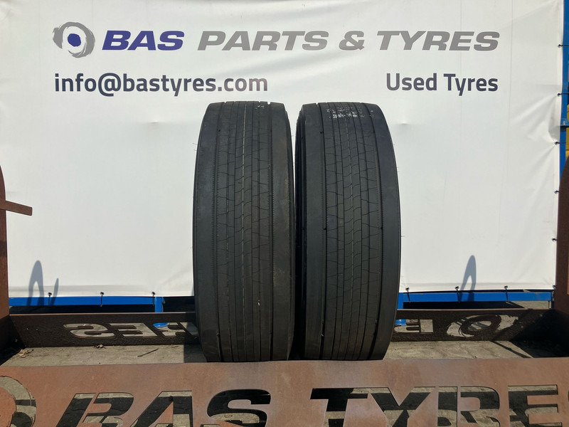 Bridgestone Bridgestone 315/70R22.5 Enliten Steer 154/150 M+S 3PMSF gebruikte set - Ελαστικό για Φορτηγό: φωτογραφία 1 Bridgestone Bridgestone 315/70R22.5 Enliten Steer 154/150 M+S 3PMSF gebruikte set - Ελαστικό για Φορτηγό: φωτογραφία 1