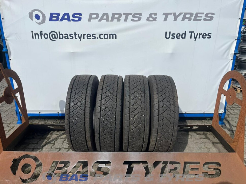 Goodyear Goodyear 285/70R19.5 KMAX D 146/144 M+S 3PMSF gebruikte set - Ελαστικό για Φορτηγό: φωτογραφία 1 Goodyear Goodyear 285/70R19.5 KMAX D 146/144 M+S 3PMSF gebruikte set - Ελαστικό για Φορτηγό: φωτογραφία 1