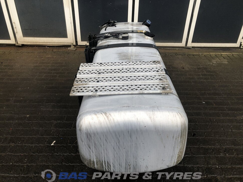 Mercedes-Benz Brandstoftank Mercedes 660 Liter A 960 470 36 01 - Ρεζερβουάρ καυσίμου για Φορτηγό: φωτογραφία 4 Mercedes-Benz Brandstoftank Mercedes 660 Liter A 960 470 36 01 - Ρεζερβουάρ καυσίμου για Φορτηγό: φωτογραφία 4