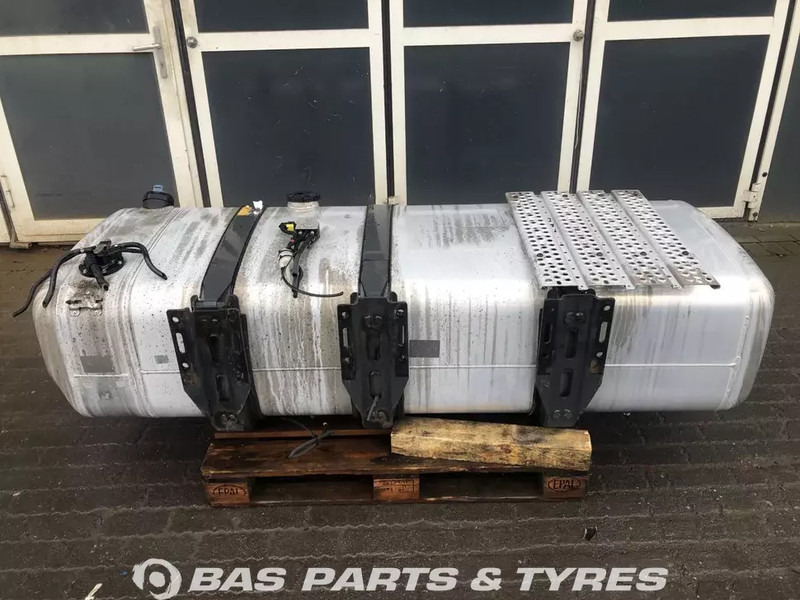 Mercedes-Benz Brandstoftank Mercedes 660 Liter A 960 470 36 01 - Ρεζερβουάρ καυσίμου για Φορτηγό: φωτογραφία 3 Mercedes-Benz Brandstoftank Mercedes 660 Liter A 960 470 36 01 - Ρεζερβουάρ καυσίμου για Φορτηγό: φωτογραφία 3