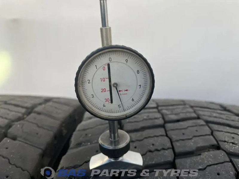 Michelin Michelin 315/70R22.5 X MULTI D 154/150 M+S 3PMSF gebruikte set - Ελαστικό για Φορτηγό: φωτογραφία 3 Michelin Michelin 315/70R22.5 X MULTI D 154/150 M+S 3PMSF gebruikte set - Ελαστικό για Φορτηγό: φωτογραφία 3