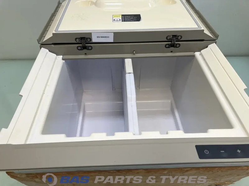 Volvo FH4 Koelkast Volvo 33 Liter - Ανταλλακτικό για Φορτηγό: φωτογραφία 3 Volvo FH4 Koelkast Volvo 33 Liter - Ανταλλακτικό για Φορτηγό: φωτογραφία 3