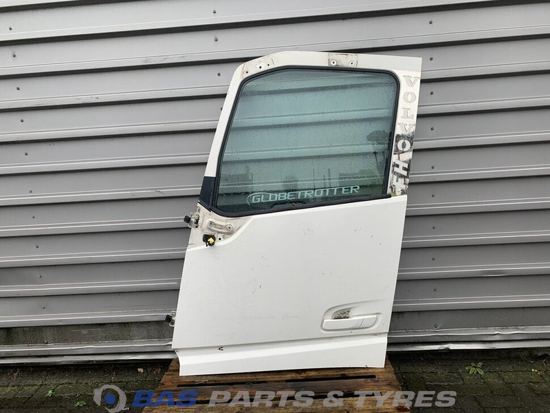 Volvo FH4 - Πόρτα και ανταλλακτικά για Φορτηγό: φωτογραφία 1 Volvo FH4 - Πόρτα και ανταλλακτικά για Φορτηγό: φωτογραφία 1