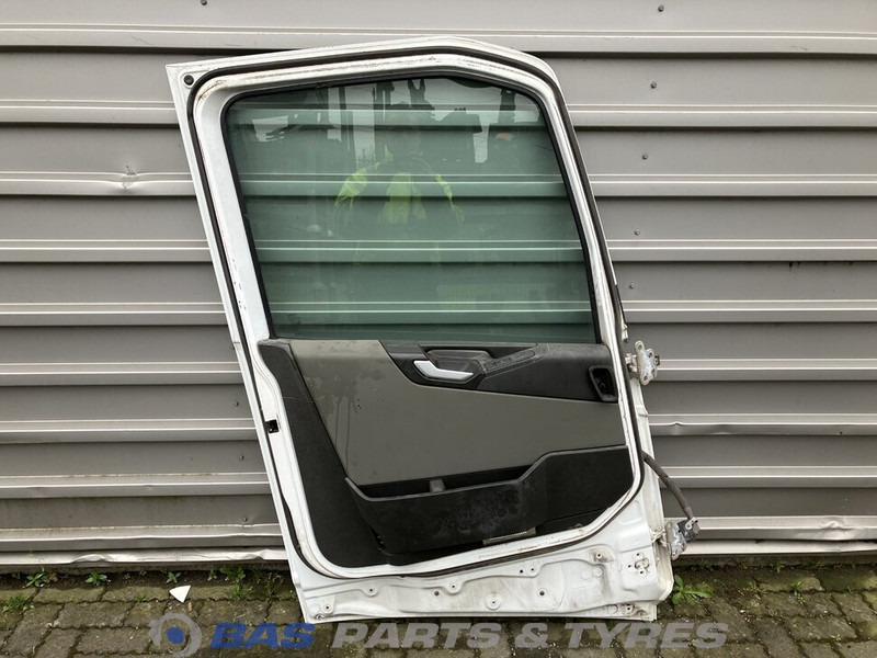 Volvo FH4 - Πόρτα και ανταλλακτικά για Φορτηγό: φωτογραφία 2 Volvo FH4 - Πόρτα και ανταλλακτικά για Φορτηγό: φωτογραφία 2