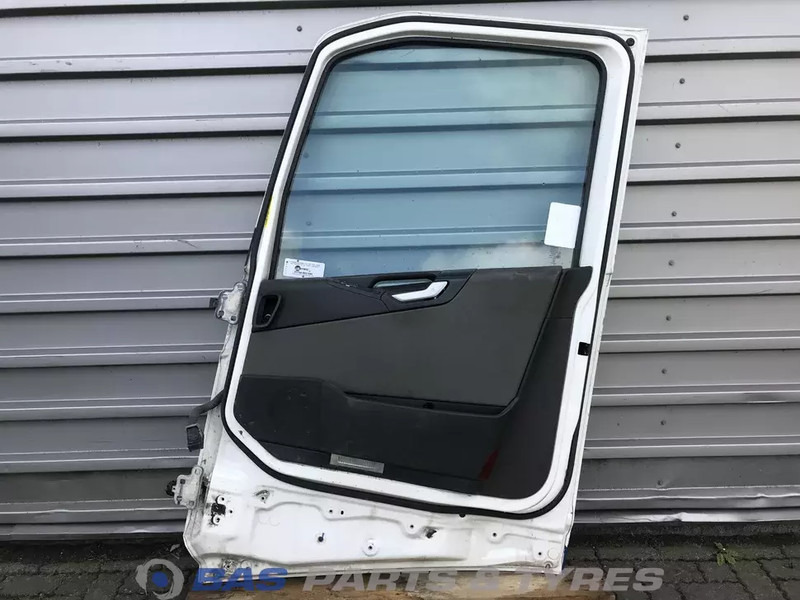Volvo FH4 - Πόρτα και ανταλλακτικά για Φορτηγό: φωτογραφία 2 Volvo FH4 - Πόρτα και ανταλλακτικά για Φορτηγό: φωτογραφία 2