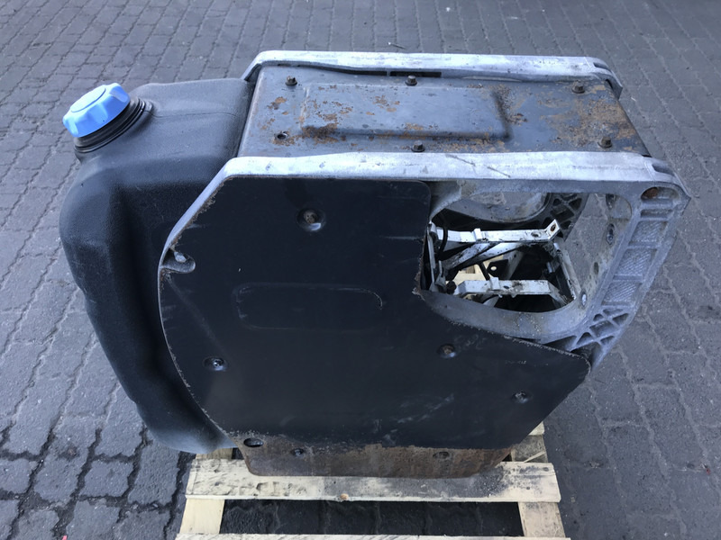 Volvo Volvo AdBlue tank 21219301 - Ανταλλακτικό για Φορτηγό: φωτογραφία 1 Volvo Volvo AdBlue tank 21219301 - Ανταλλακτικό για Φορτηγό: φωτογραφία 1