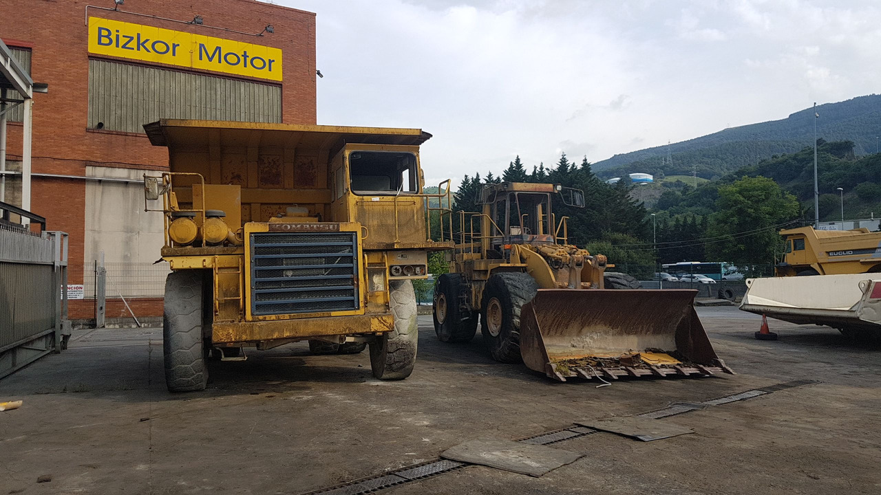 KOMATSU HD 325.5 - Ανατρεπόμενο όχημα μεταφοράς λατομικών υλικών: φωτογραφία 1 KOMATSU HD 325.5 - Ανατρεπόμενο όχημα μεταφοράς λατομικών υλικών: φωτογραφία 1