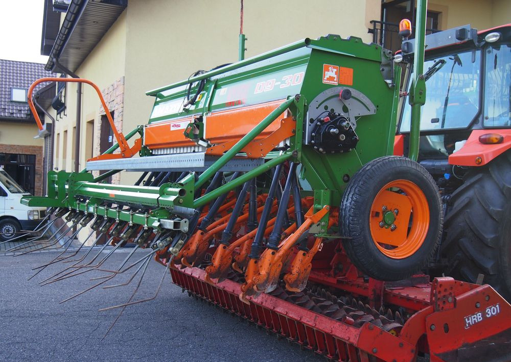 Agregat uprawowo-siewny Amazone HRB 301 I D9-30 2005 Agregat uprawowo siewny KUHN AMAZONE szerokość robocza 3m - Σπαρτική με σβάρνα: φωτογραφία 5 Agregat uprawowo-siewny Amazone HRB 301 I D9-30 2005 Agregat uprawowo siewny KUHN AMAZONE szerokość robocza 3m - Σπαρτική με σβάρνα: φωτογραφία 5