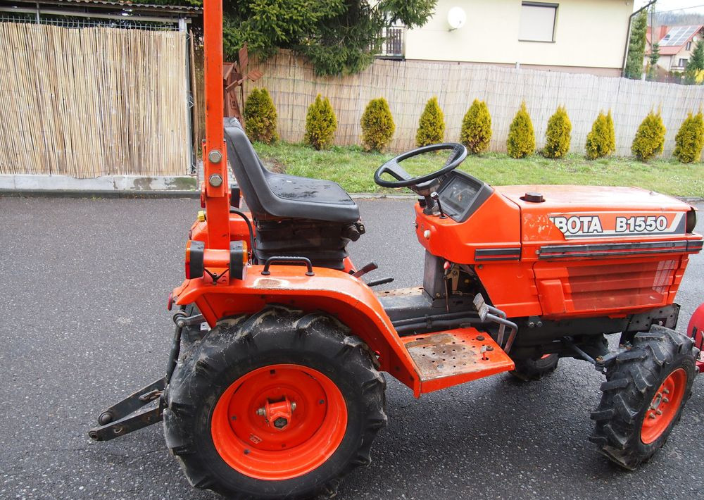 Ciągnik Kubota B1550 1994 traktorek KUBOTA 4x4 19KM - Τρακτέρ: φωτογραφία 3 Ciągnik Kubota B1550 1994 traktorek KUBOTA 4x4 19KM - Τρακτέρ: φωτογραφία 3
