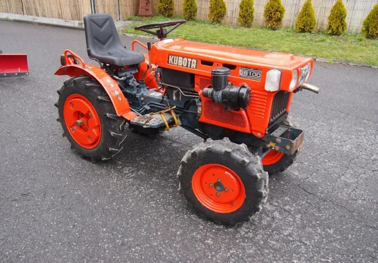 Ciągnik Kubota B6100 1995 4x4 - Τρακτέρ: φωτογραφία 3 Ciągnik Kubota B6100 1995 4x4 - Τρακτέρ: φωτογραφία 3