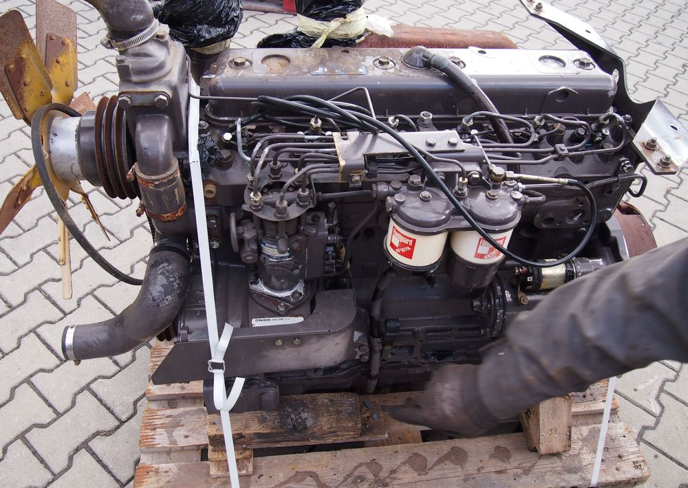 Części do Ciągnika Massey Ferguson MF 3000 Silnik 6 cylindrowy Perkins A6.354
Ciśnienie oleju na wolnych obrotach 4bary - Κινητήρας για Γεωργικά μηχανήματα: φωτογραφία 2 Części do Ciągnika Massey Ferguson MF 3000 Silnik 6 cylindrowy Perkins A6.354
Ciśnienie oleju na wolnych obrotach 4bary - Κινητήρας για Γεωργικά μηχανήματα: φωτογραφία 2