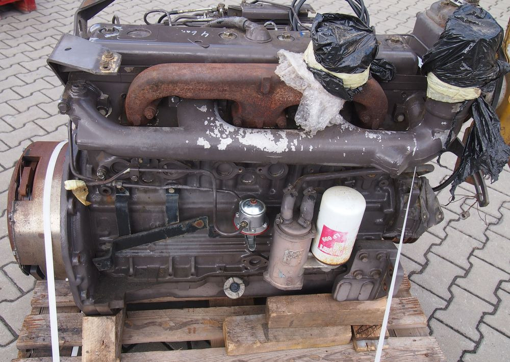 Części do Ciągnika Massey Ferguson MF 3000 Silnik 6 cylindrowy Perkins A6.354
Ciśnienie oleju na wolnych obrotach 4bary - Κινητήρας για Γεωργικά μηχανήματα: φωτογραφία 4 Części do Ciągnika Massey Ferguson MF 3000 Silnik 6 cylindrowy Perkins A6.354
Ciśnienie oleju na wolnych obrotach 4bary - Κινητήρας για Γεωργικά μηχανήματα: φωτογραφία 4