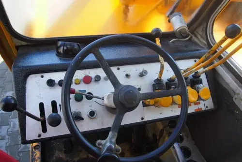 Dźwig Demag V72 1991 Dźwig żuraw Demag V72 12T 13m - Τηλεσκοπικός γερανός: φωτογραφία 4 Dźwig Demag V72 1991 Dźwig żuraw Demag V72 12T 13m - Τηλεσκοπικός γερανός: φωτογραφία 4