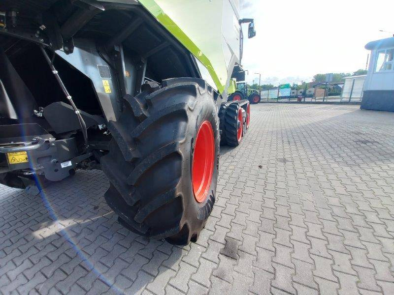 Θεριζοαλωνιστική μηχανή Claas Lexion 8800 TT: φωτογραφία 22 Θεριζοαλωνιστική μηχανή Claas Lexion 8800 TT: φωτογραφία 22